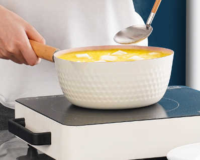 18cm Induction Saucepan with Lid and Non-Stick Coating
